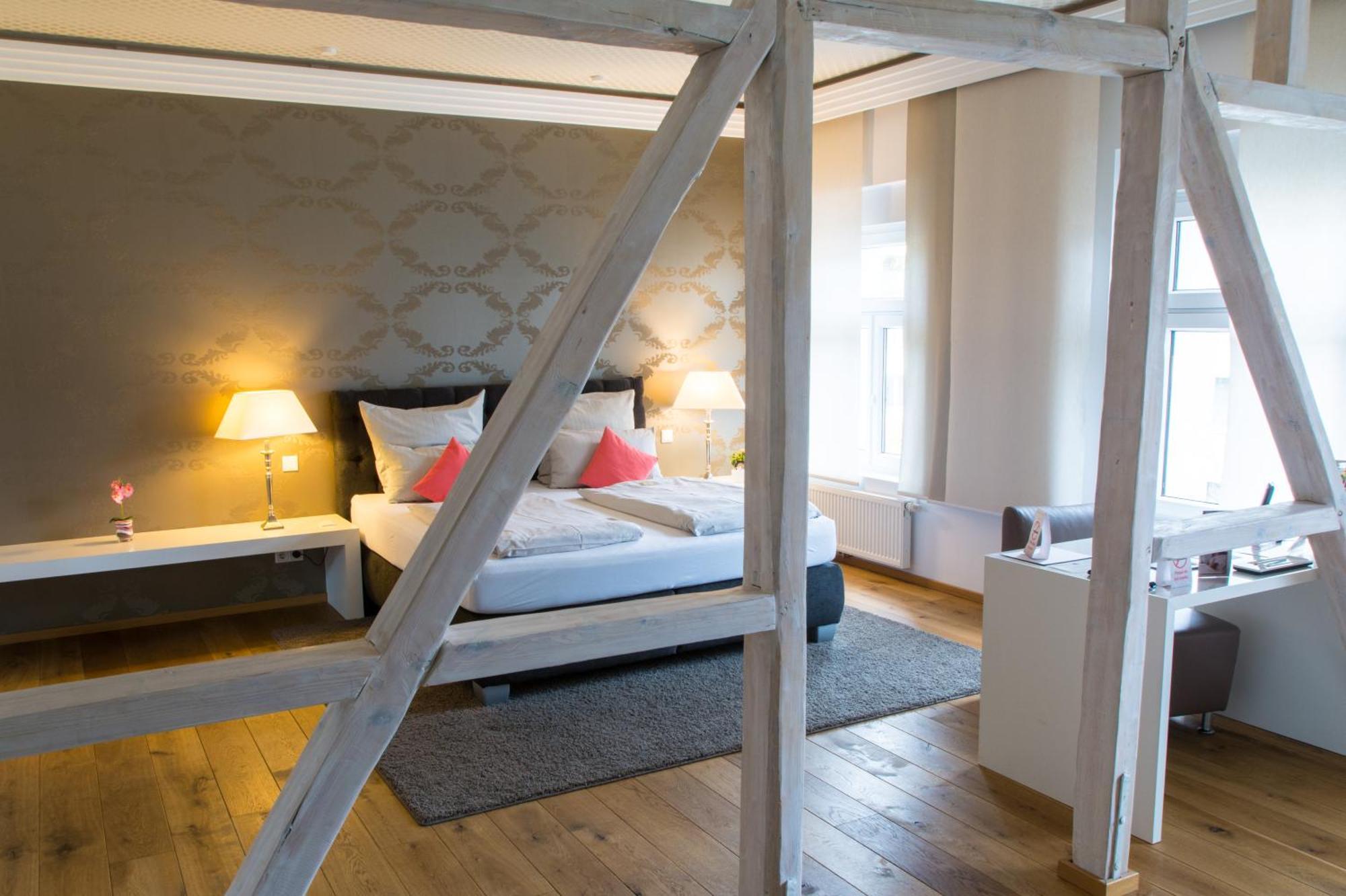 Helvetia Suites - Dusseldorf — Photos 2
